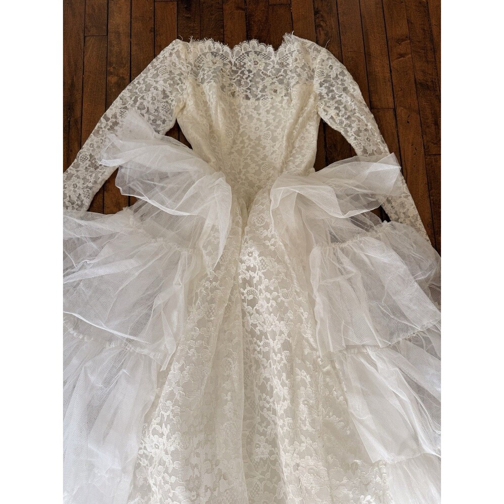 1954 Lace And Tulle Von Maur Wedding Gown